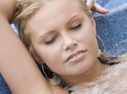 Desire Chronicles – The Joys of Wet Platinum sexy-hot-tub